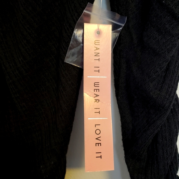 Ruched Black Top - Picture 7 of 10